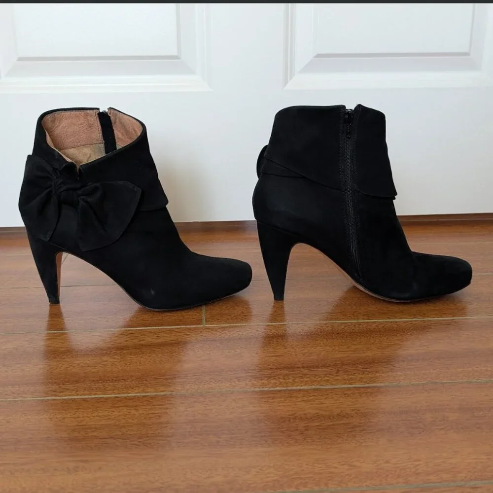Corso Como Italian ankle boot with bow, leather soles - black - size 8